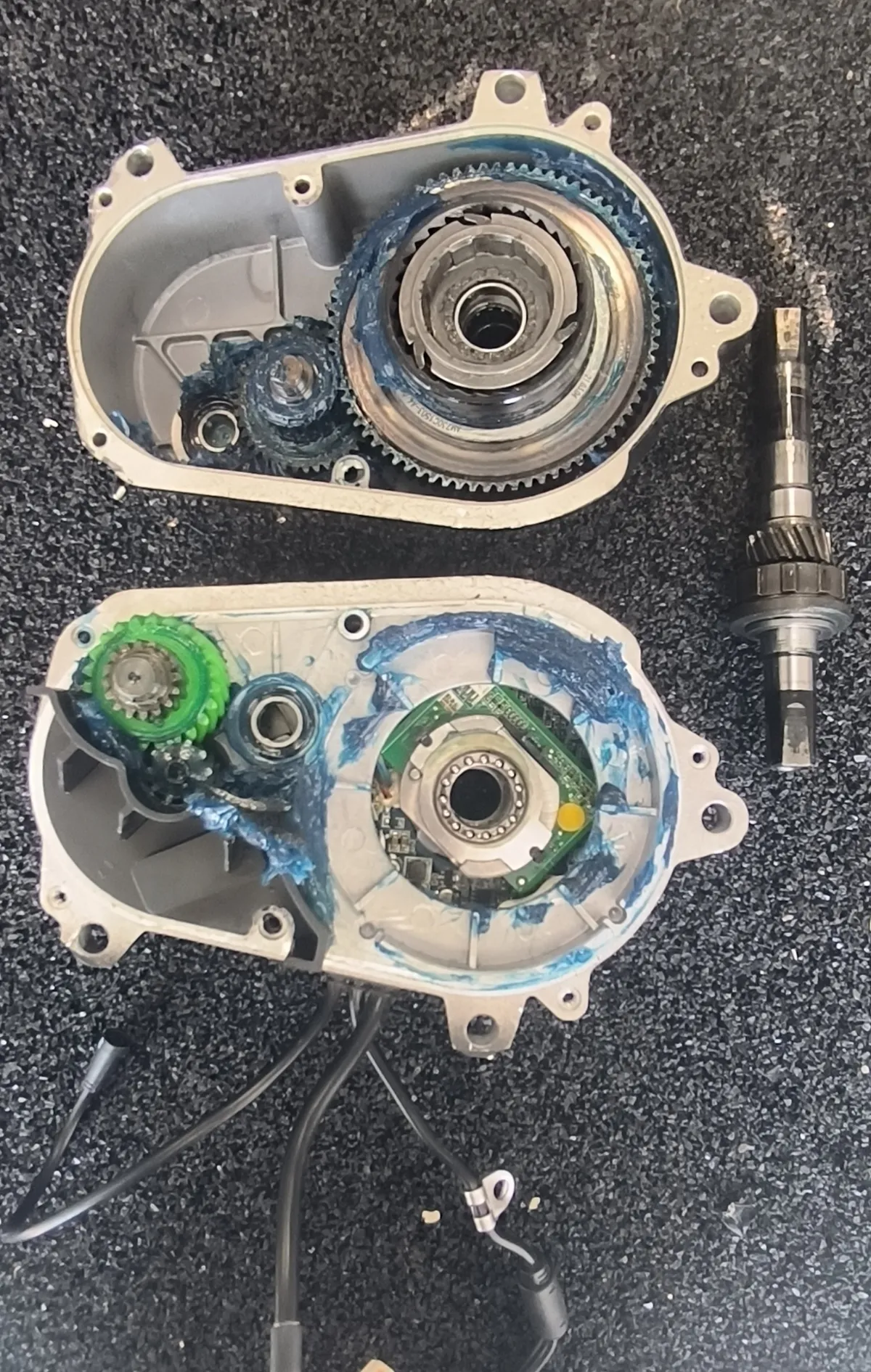 moteur vélo électrique ouvert engrenages réparation moteur vélo électrique